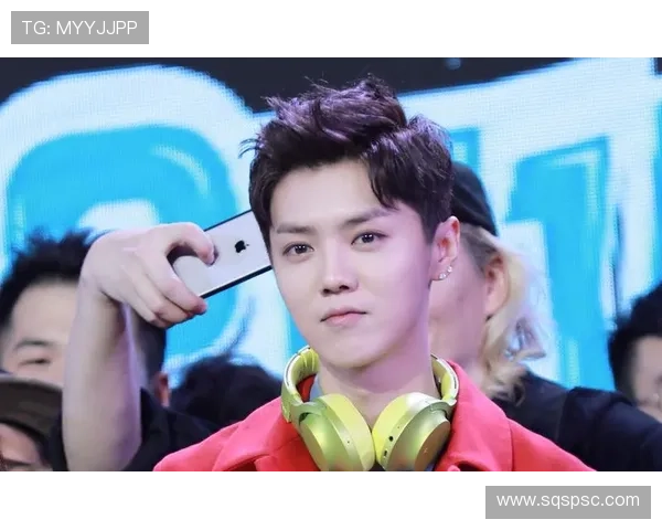 鹿汗足球明星赛盛况空前球迷齐聚共庆足球盛宴